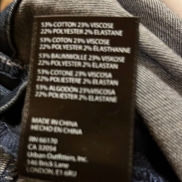 BDG Ruched Dipped V Flare Jeans - Picture 10 of 10